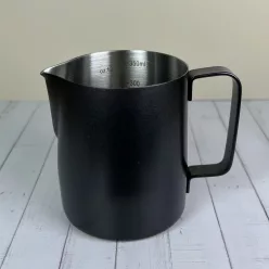 Tejkiöntő kanna fekete 350ml