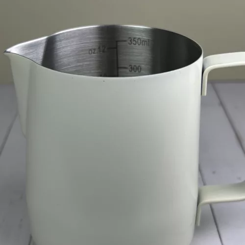 Tejkiöntő kanna fehér 600ml
